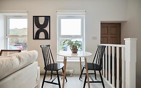 The Kingswood Place - Modern 2Bdr With Terrace